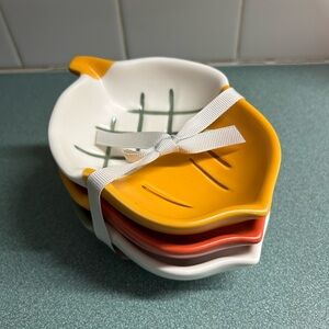 Hallmark Leaf-Shaped Ceramic Bowl Set - Green and White